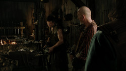 extant_GameOfThrones_1x04-CripplesBastardsAndBrokenThings_3199