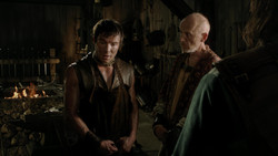 extant_GameOfThrones_1x04-CripplesBastardsAndBrokenThings_3269