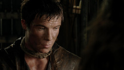 extant_GameOfThrones_1x04-CripplesBastardsAndBrokenThings_3277