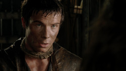 extant_GameOfThrones_1x04-CripplesBastardsAndBrokenThings_3279