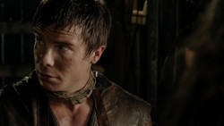 extant_GameOfThrones_1x04-CripplesBastardsAndBrokenThings_3286