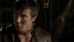 extant_GameOfThrones_1x04-CripplesBastardsAndBrokenThings_3287