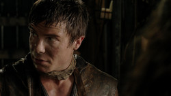 extant_GameOfThrones_1x04-CripplesBastardsAndBrokenThings_3289