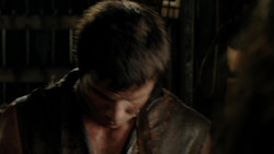 extant_GameOfThrones_1x04-CripplesBastardsAndBrokenThings_3304