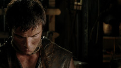 extant_GameOfThrones_1x04-CripplesBastardsAndBrokenThings_3305