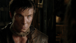 extant_GameOfThrones_1x04-CripplesBastardsAndBrokenThings_3318