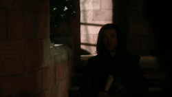 extant_GameOfThrones_1x04-CripplesBastardsAndBrokenThings_3384