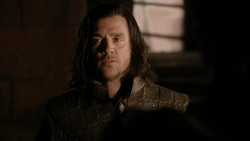 extant_GameOfThrones_1x04-CripplesBastardsAndBrokenThings_3395