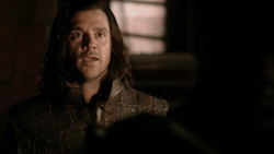 extant_GameOfThrones_1x04-CripplesBastardsAndBrokenThings_3476