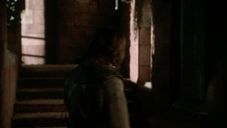 extant_GameOfThrones_1x04-CripplesBastardsAndBrokenThings_3568