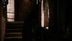 extant_GameOfThrones_1x04-CripplesBastardsAndBrokenThings_3570