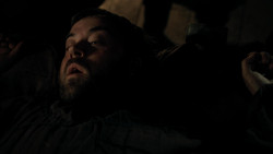 extant_GameOfThrones_1x04-CripplesBastardsAndBrokenThings_3739