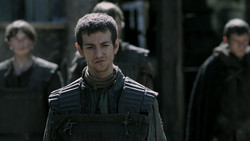 extant_GameOfThrones_1x04-CripplesBastardsAndBrokenThings_3881