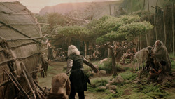 extant_GameOfThrones_1x04-CripplesBastardsAndBrokenThings_3889