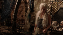 extant_GameOfThrones_1x04-CripplesBastardsAndBrokenThings_3908