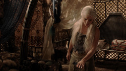 extant_GameOfThrones_1x04-CripplesBastardsAndBrokenThings_3913