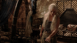 extant_GameOfThrones_1x04-CripplesBastardsAndBrokenThings_3914