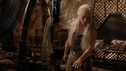 extant_GameOfThrones_1x04-CripplesBastardsAndBrokenThings_3915