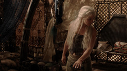 extant_GameOfThrones_1x04-CripplesBastardsAndBrokenThings_3916