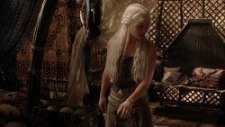 extant_GameOfThrones_1x04-CripplesBastardsAndBrokenThings_3918