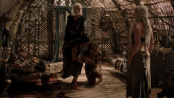extant_GameOfThrones_1x04-CripplesBastardsAndBrokenThings_3923
