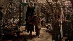 extant_GameOfThrones_1x04-CripplesBastardsAndBrokenThings_3924