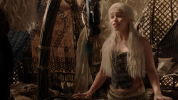 extant_GameOfThrones_1x04-CripplesBastardsAndBrokenThings_3934