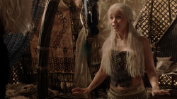 extant_GameOfThrones_1x04-CripplesBastardsAndBrokenThings_3935