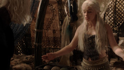 extant_GameOfThrones_1x04-CripplesBastardsAndBrokenThings_3940