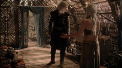 extant_GameOfThrones_1x04-CripplesBastardsAndBrokenThings_3941