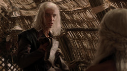 extant_GameOfThrones_1x04-CripplesBastardsAndBrokenThings_3947
