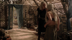 extant_GameOfThrones_1x04-CripplesBastardsAndBrokenThings_3964