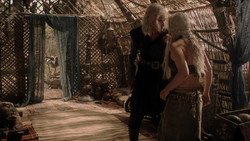 extant_GameOfThrones_1x04-CripplesBastardsAndBrokenThings_3965