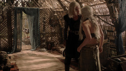 extant_GameOfThrones_1x04-CripplesBastardsAndBrokenThings_3966