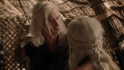 extant_GameOfThrones_1x04-CripplesBastardsAndBrokenThings_3976
