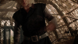 extant_GameOfThrones_1x04-CripplesBastardsAndBrokenThings_3982