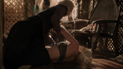 extant_GameOfThrones_1x04-CripplesBastardsAndBrokenThings_3984