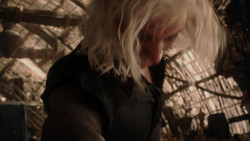 extant_GameOfThrones_1x04-CripplesBastardsAndBrokenThings_3988