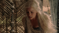 extant_GameOfThrones_1x04-CripplesBastardsAndBrokenThings_3998