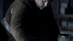 extant_GameOfThrones_1x04-CripplesBastardsAndBrokenThings_4039