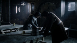 extant_GameOfThrones_1x04-CripplesBastardsAndBrokenThings_4125