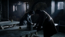 extant_GameOfThrones_1x04-CripplesBastardsAndBrokenThings_4126