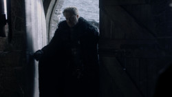 extant_GameOfThrones_1x04-CripplesBastardsAndBrokenThings_4363