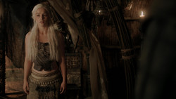 extant_GameOfThrones_1x04-CripplesBastardsAndBrokenThings_4699