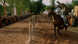 extant_GameOfThrones_1x04-CripplesBastardsAndBrokenThings_4970
