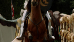 extant_GameOfThrones_1x04-CripplesBastardsAndBrokenThings_4987