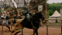 extant_GameOfThrones_1x04-CripplesBastardsAndBrokenThings_4996