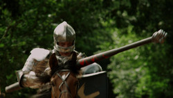 extant_GameOfThrones_1x04-CripplesBastardsAndBrokenThings_5025