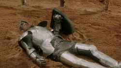 extant_GameOfThrones_1x04-CripplesBastardsAndBrokenThings_5040