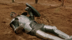 extant_GameOfThrones_1x04-CripplesBastardsAndBrokenThings_5041